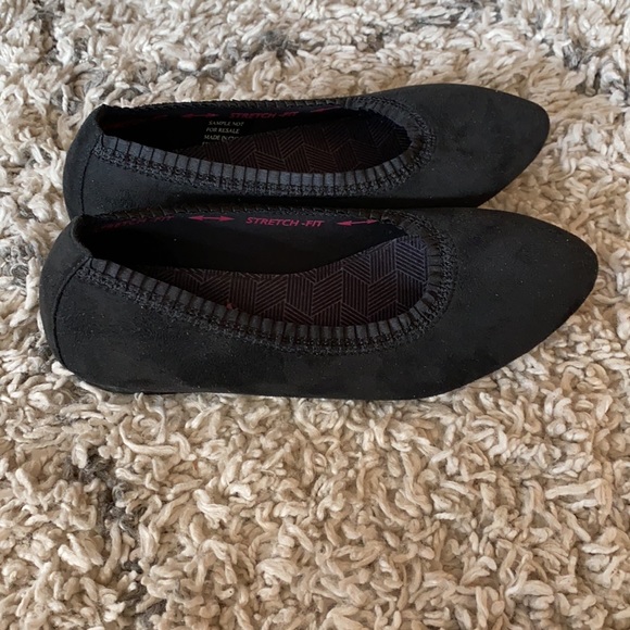 Flats - Picture 2 of 5